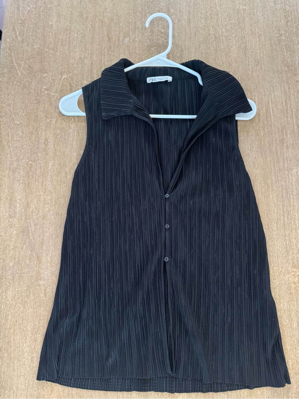 Zara Black Pleated Sleeveless Blouse | Plissé Collared Button Front | Size S